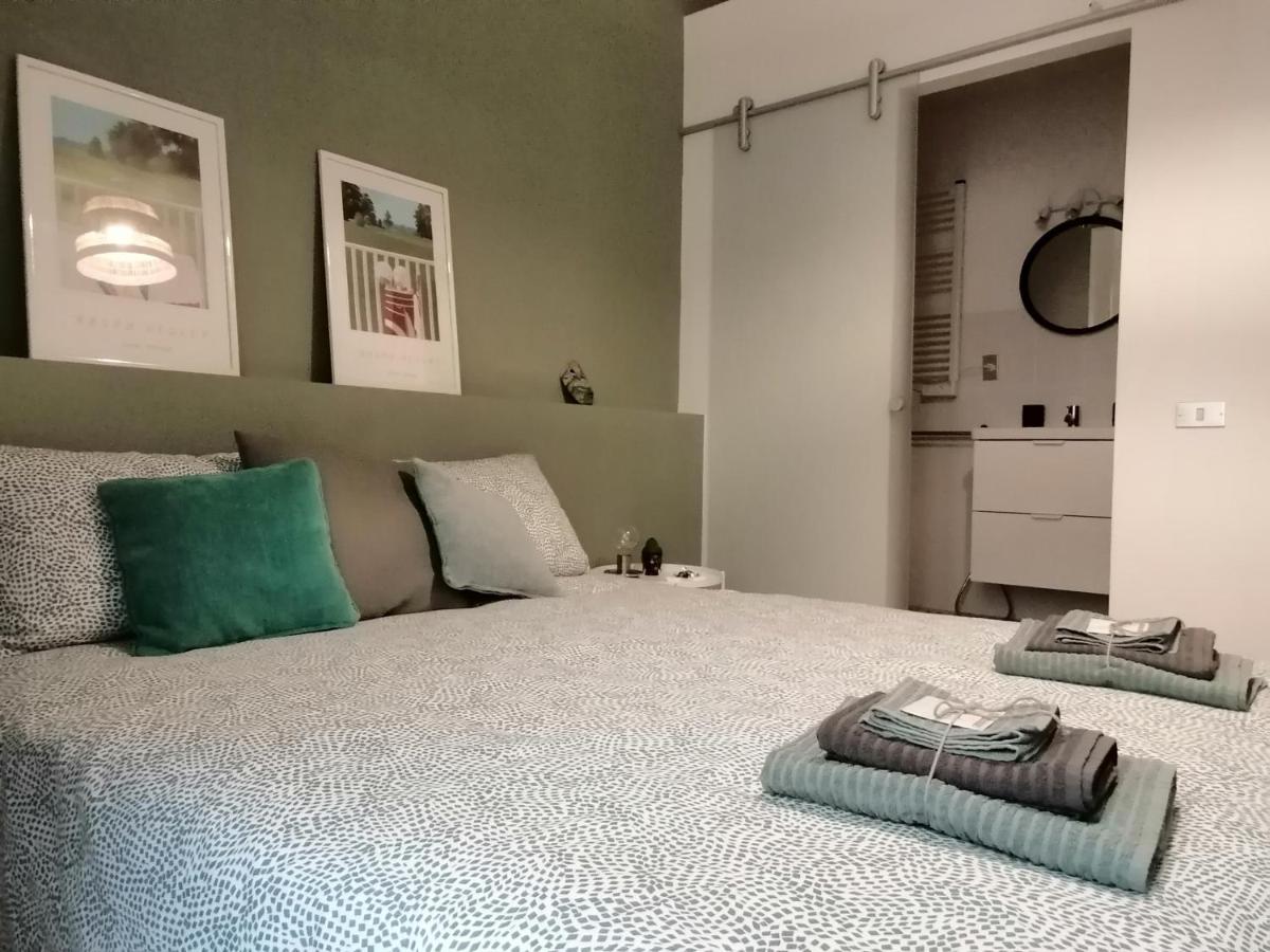 Camera Matrimoniale con Letto Supplementare